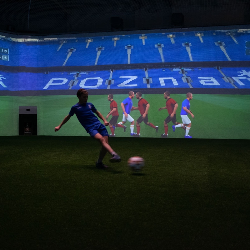 KKS Lech Poznań - Image of an academy player during an overview exercise in the skills.lab Arena
