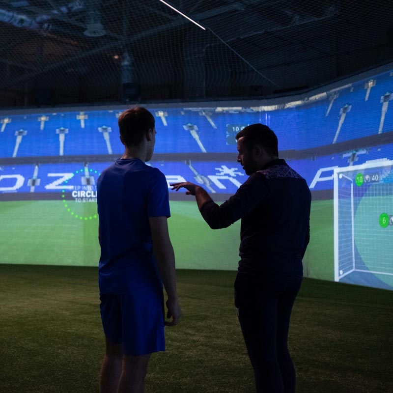 KKS Lech Poznań - Image of an academy player and coach in the skills.lab Arena