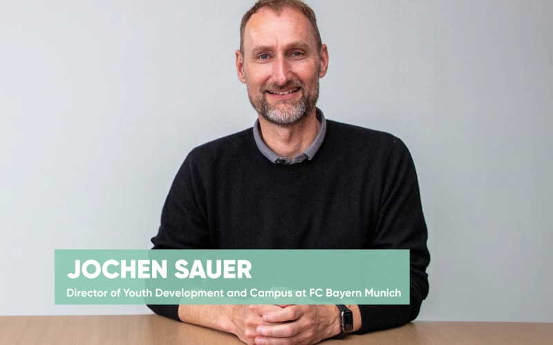 DE - Speakers - Portrait von Jochen Sauer, Director of Youth Development and Campus at FC Bayern Munich