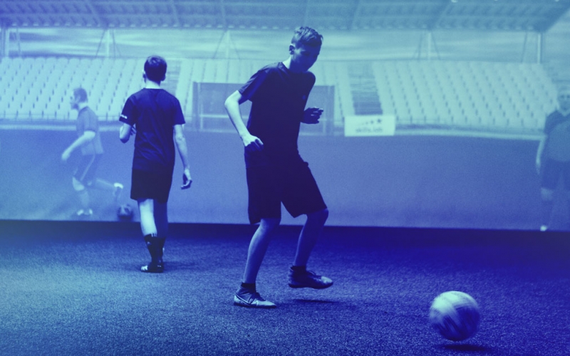 Image showing two youth players in a parallel passing exercise at skills.lab Arena