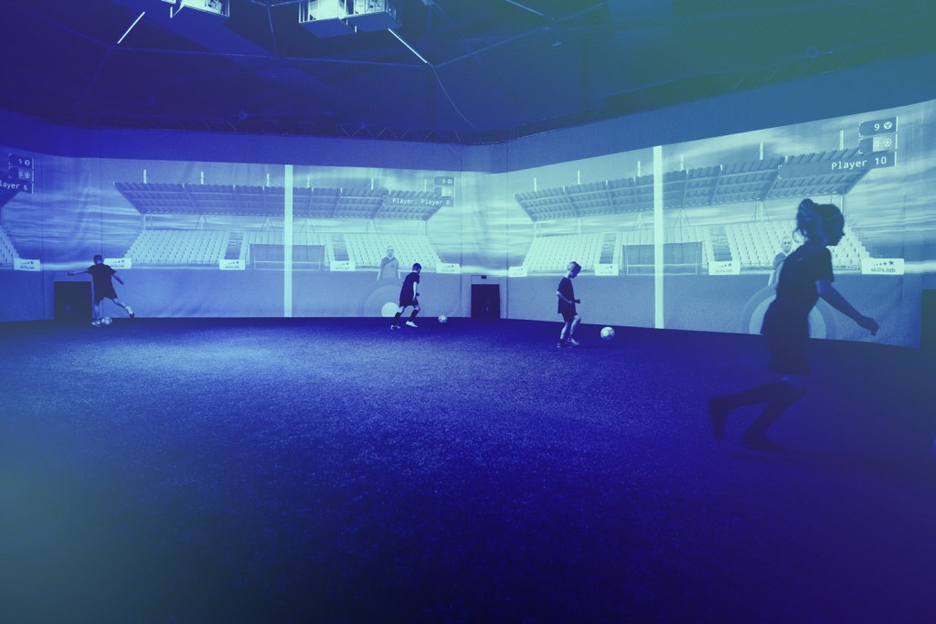 Image from skills.lab Arena showing four kids during a free trial